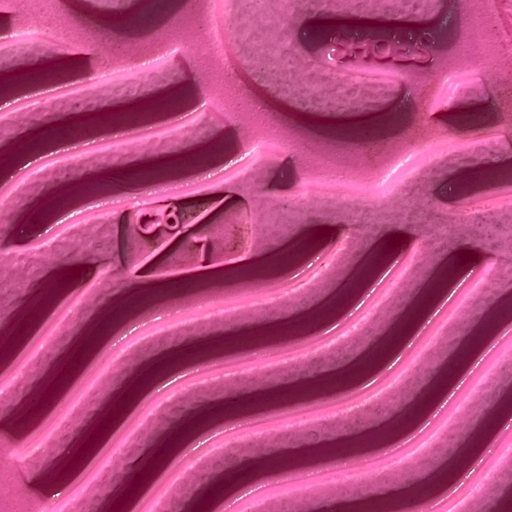 Native Pink Water Shoes Size Child 6/7